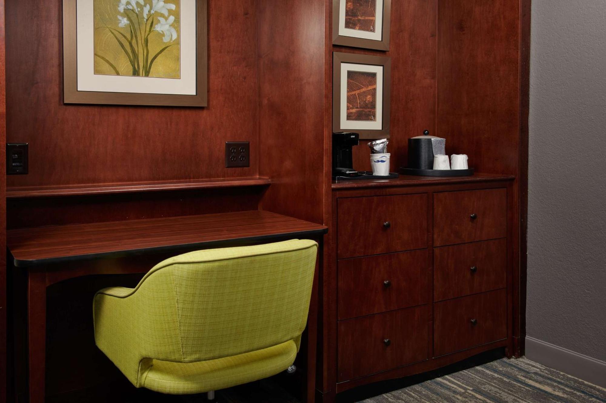 Hampton Atlanta-cumberland Mall/cobb Galleria Area 3*